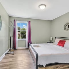 Bethany Grove House B | Cozy Three Bedroom Stay
