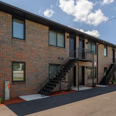 Central Duo Suites B & C- Groups/Parking/King Beds