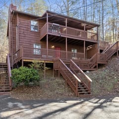 Tennessee Timber Retreat - Cabin/HotTub/Pets/WiFi