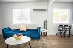 Sunny City Flat-Vulcan’s Hideout A2-King Bed