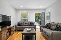 Avenue Quads - Unit 3/Family-Friendly/City Retreat