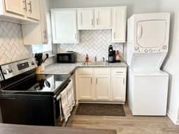 Pet Friendly Stay -Vulcan’s Hideout B1-King Bed