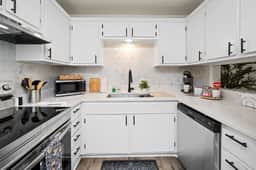 Beacon Grove Retreat – Patio • Washer/Dryer • WiFi