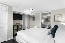 Dugan Cottage Suite B - City Stay/WorkSpace/WiFi