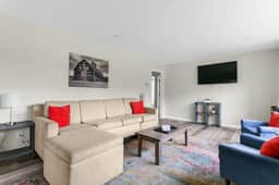 Dugan Upper Cottage- Groups/3 Bedrooms/WorkSpace