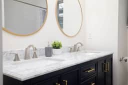 Heritage on 28th- King Bed/Near Downtown/Patio