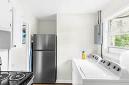 Norwood Seven Flat No. 5 -City Stay/King Bed/WiFi