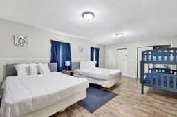 The 86th Street Retreat | Patio/King Bed/Groups