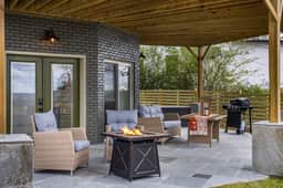 The Hobbit House - City Views/Deck & Patio/Firepit