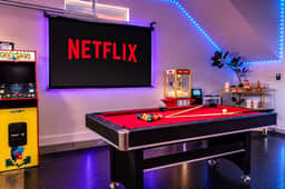 The Main Stage - Rooftop Hot Tub/Game Room/Groups