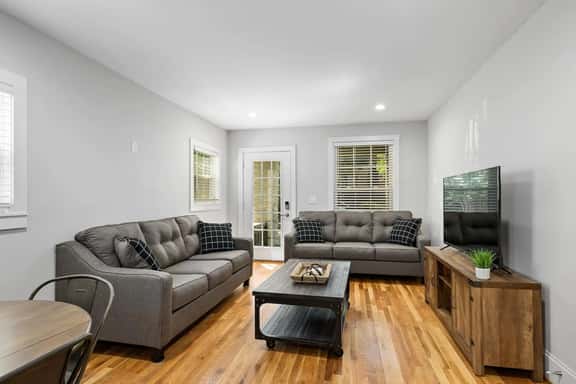 Avenue Quads - Unit 2/Cityside Retreat/Parking - Image 1