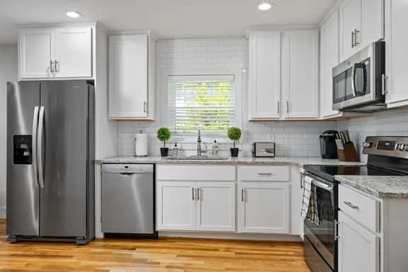 Avenue Quads - Unit 3/Family-Friendly/City Retreat - Image 1