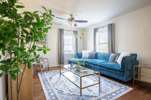Crestwood Bloom – 3BR Getaway w/ Patio & Backyard - Image 1