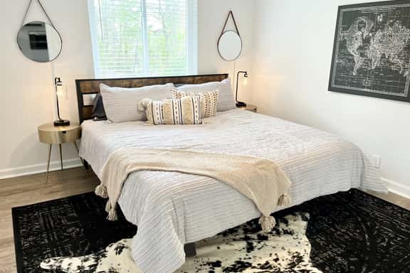 D2- Vulcan's Double Suite-King Beds/Pets/Wifi/City - Image 1