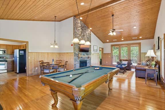 Serenity Ridge 323- Clubhouse Access/King Bed/WiFi - Image 1