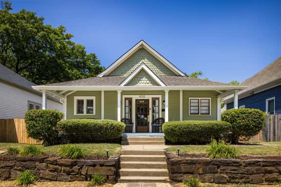 Summer Breeze - 3BR/Backyard & Deck/Families - Image 1