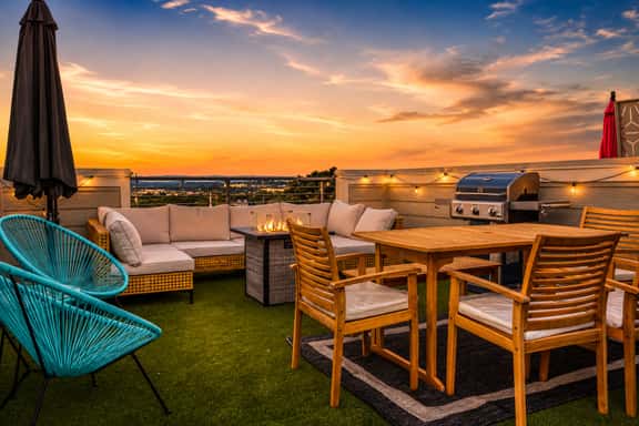 Double Feature - Group Stay w/ Rooftop Hot tubs - Image 1