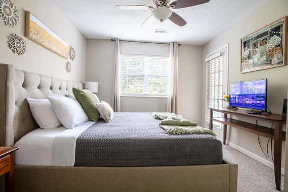 3 Bedrooms, King Beds, Balcony - Image 1