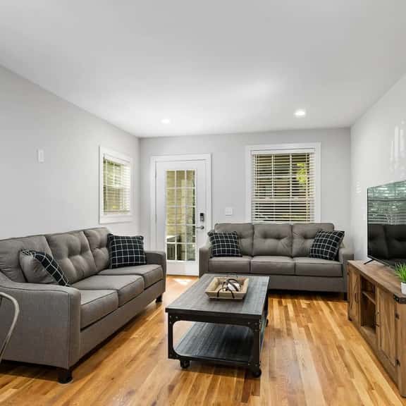 Avenue Quads - Unit 2/Cityside Retreat/Parking - Image 1
