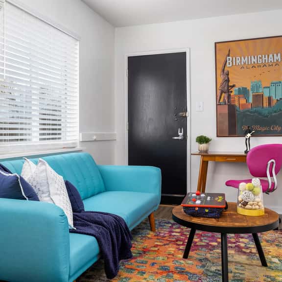 C2 Vulcan's Hideout-King Bed/Wifi/Pets/FreeParking - Image 1
