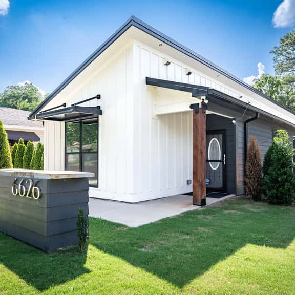 Luxe Lodge - 3BR/bathtub/large living space - Image 1