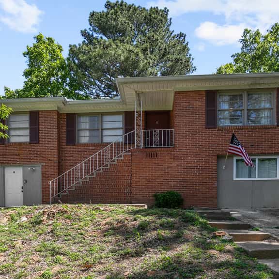 Garden Bungalow at Broadmoor -WiFi/Parking/Cozy - Image 1