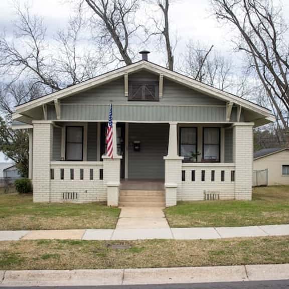 Hearthside Haven | Avondale/Fenced Yard/King Bed - Image 1