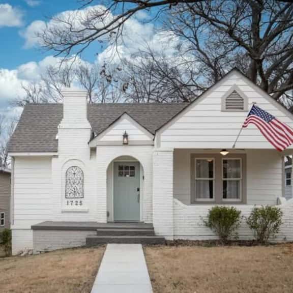 Heritage on 28th- King Bed/Near Downtown/Patio - Image 1