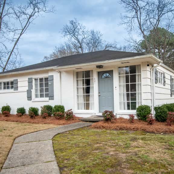 Hoadley Home- Family/Games/Driveway/Wifi/Crestline - Image 1