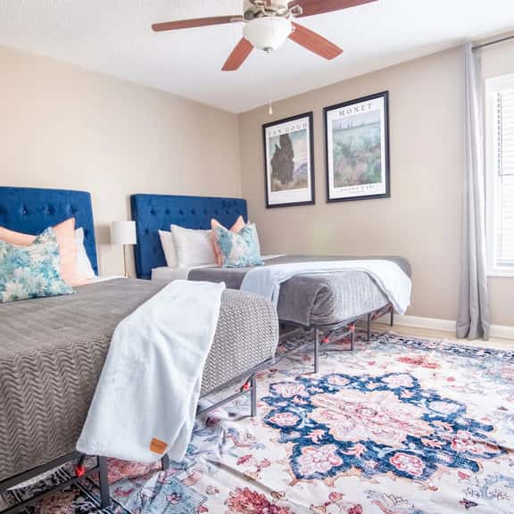 Ridge Retreats Unit E- WiFi/4 Queen Beds/Groups - Image 1