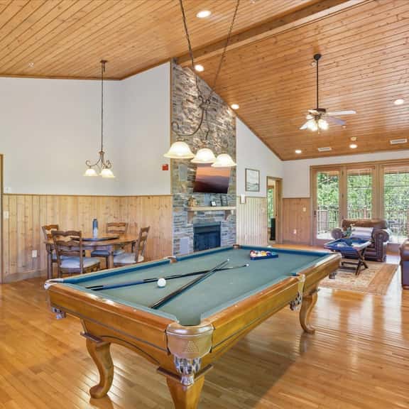 Serenity Ridge 323- Clubhouse Access/King Bed/WiFi - Image 1
