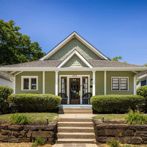 Summer Breeze - 3BR/Backyard & Deck/Families - Image 1