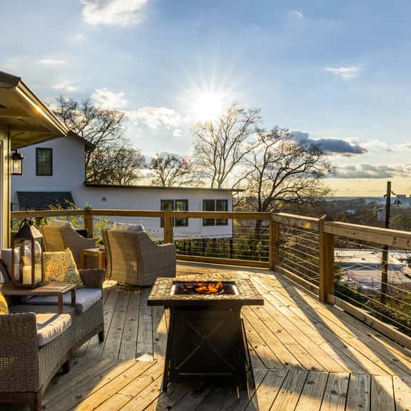 The Hobbit House - City Views/Deck & Patio/Firepit - Image 1