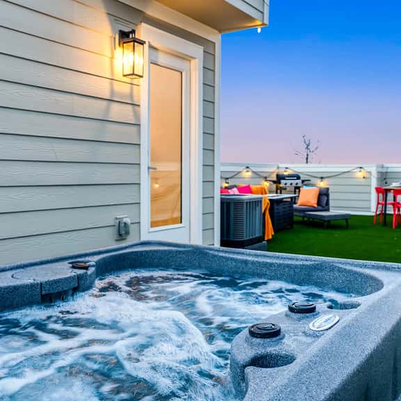 7min to Broadway | Unit 219 - Rooftop Hottub-14 beds-Pool Table - Image 1