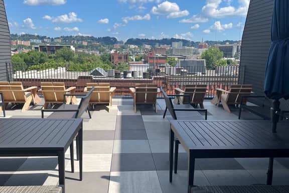 Urban Luxury Retreat:Mercantile on Morris/1BR/WiFi