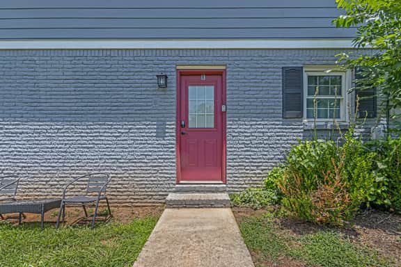 Bethany Grove House B | Cozy Three Bedroom Stay