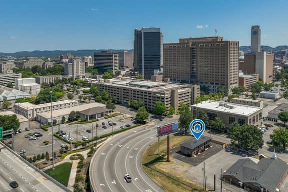 Central Duo Suites- Ample Parking/King Beds/Groups