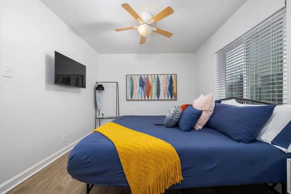 D3-Vulcan's Double Suite-King Beds/Workspace/Pets