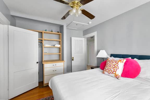 Hearthside Haven | Avondale/Fenced Yard/King Bed