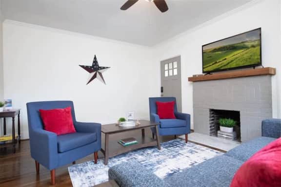Heritage on 28th- King Bed/Near Downtown/Patio