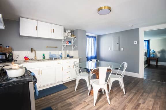Magnolia Garden Suite - Historic/WiFi/Downtown