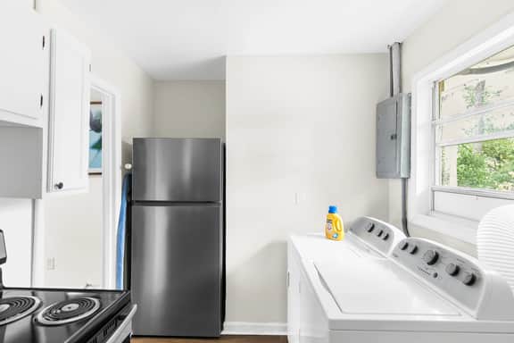 Norwood Seven Flat No. 5 -City Stay/King Bed/WiFi