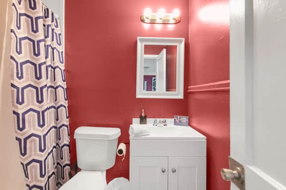 Norwood Seven Flat No. 7 - Downtown/King Bed/2BR