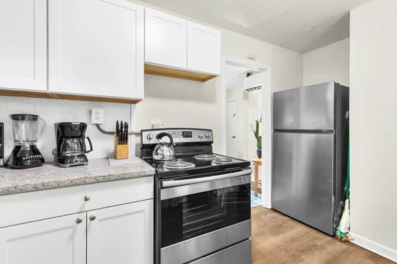 Norwood Seven Flat No.4- Comfortable/King Bed/WiFi