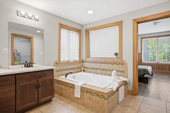 Serenity Ridge Unit 711 - Single-Level Group Stay