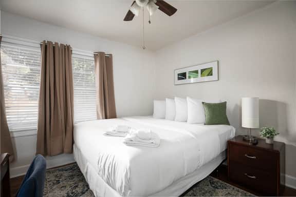 The Grove at 21st- Near Mtn. Brook/Gazebo/3BR/WiFi
