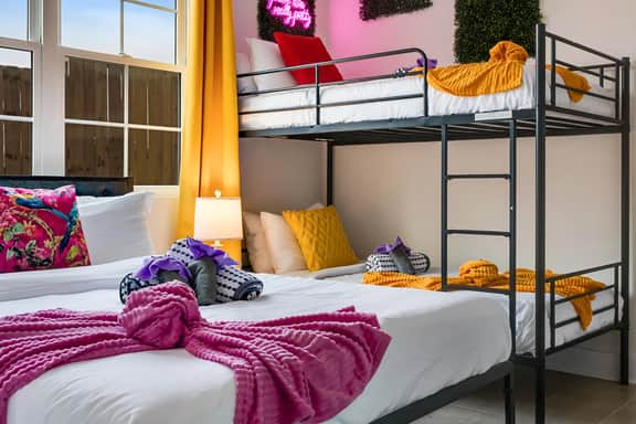 7min to Broadway | Unit 219 - Rooftop Hottub-14 beds-Pool Table - Image 5