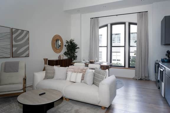 Urban Loft – Wi-Fi/Downtown/2 Beds & 2 Baths - Image 4