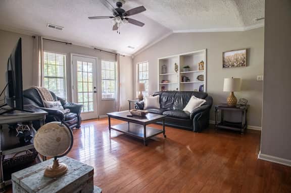 3 Bedrooms, King Beds, Balcony - Image 5