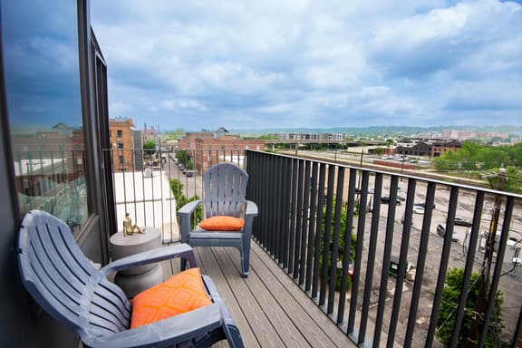 Birmingham Bright Stay - 1BR/Balcony/Walk Score 91